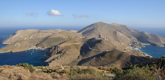 Am Ende des Hochplateaus. Links die Bucht von Porto Kagio, und rechts die Bucht von Marmari, wo wir übernachtet haben.