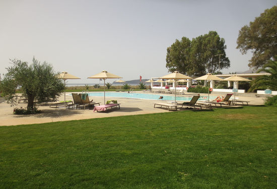 Der Pool des Gythion Bay Campingplatzes