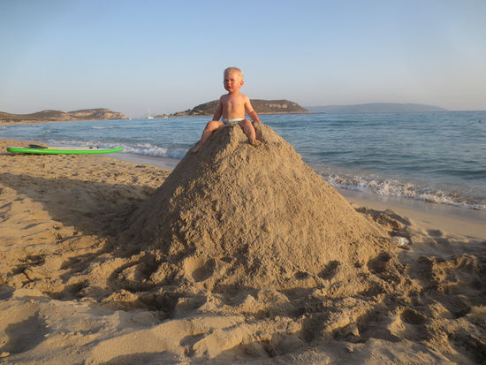 Da kann man riesige Haufen bauen und dann drauf klettern...