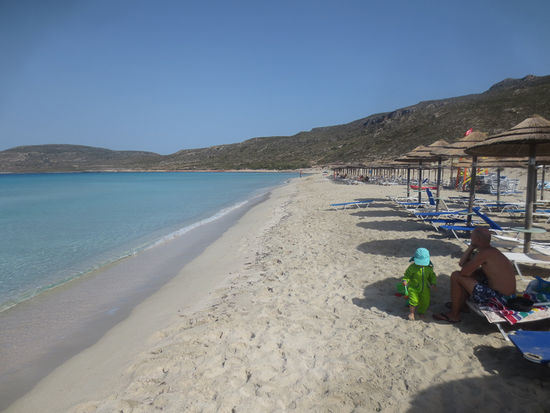 Nachdem die jungen Griechen abgereist sind, war nicht mehr viel los am Strand