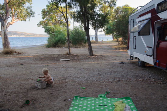 Unser Platz für die Nacht. Da waren die Räder noch dran...