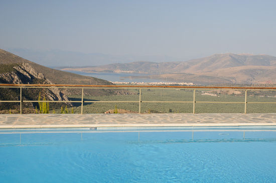 Auch vom Pool ist die Aussicht ein Traum.