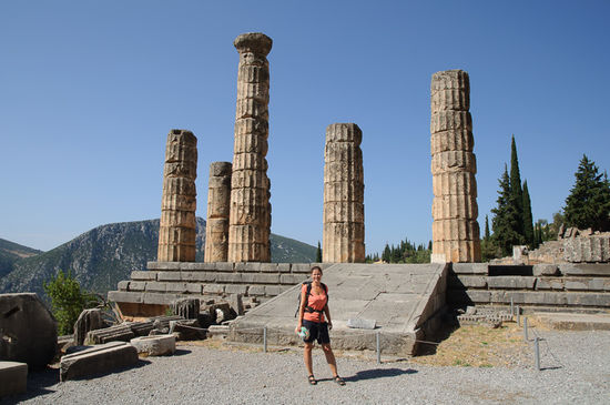 Der Apollotempel von Delphi aus dem 4. Jahrhundert vor Christus. Das Zentrum der Orakelstätte.