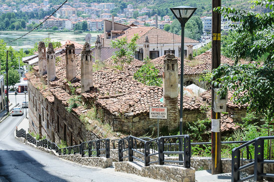 Die Strassen von Kastoria sind sehr steil