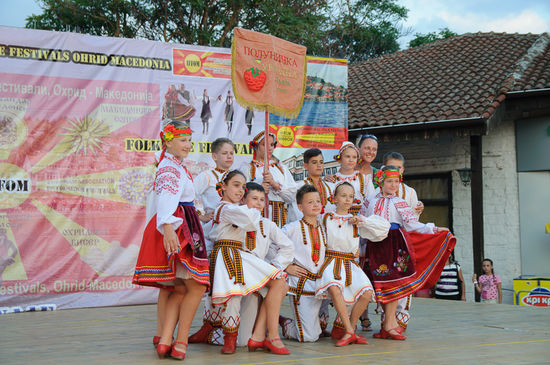 Mit Tanzgruppen aus ganz Osteuropa und der Türkei.