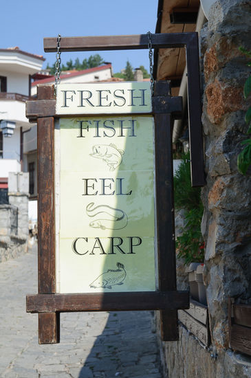 Frischer Fisch aus dem Ohridsee ist die Spezialität in der Stadt.