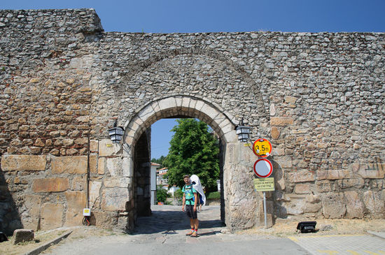 Das Tor zur oberen Stadt und der Burg.