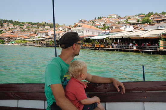 Zurück zum Hafen nahmen wir dann das Boot, in dem Lokal am rechten Bildrand waren wir gestern essen.