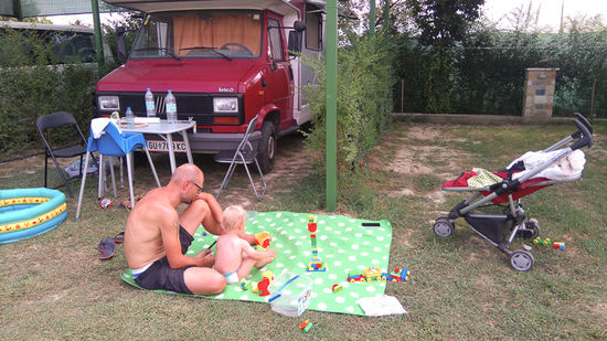 Ausspannen am Berat Caravan Camping