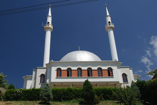 Die neue Moschee von Peshkopi wurde von einem arabischen Scheich gesponsort.