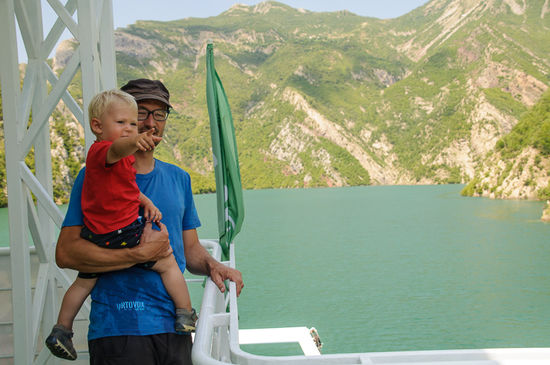 Georg sieht sie schon, ...