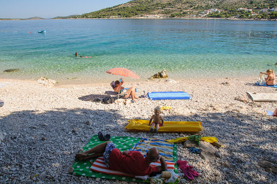 Der Strand bei Primosten am Camp Adriatic
