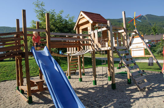 Für Georg gibt es einen grossen Kinderspielplatz