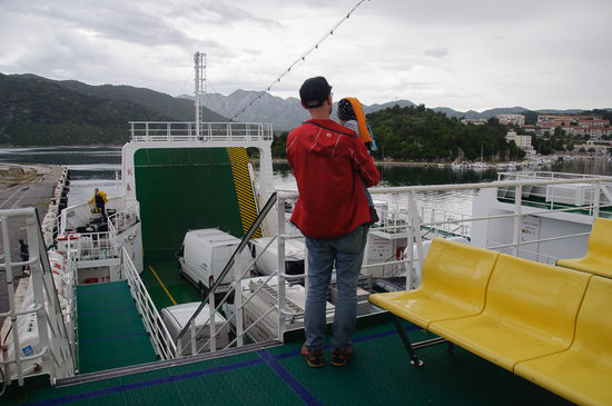 Auf der Fähre nach Trapnj beim Auslaufen