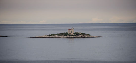 ...und eine kleine vorgelagerte Insel mit Leuchtturm