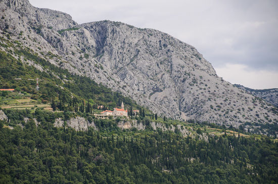 Unser Ziel, das Kloster oberhalb von Orebić