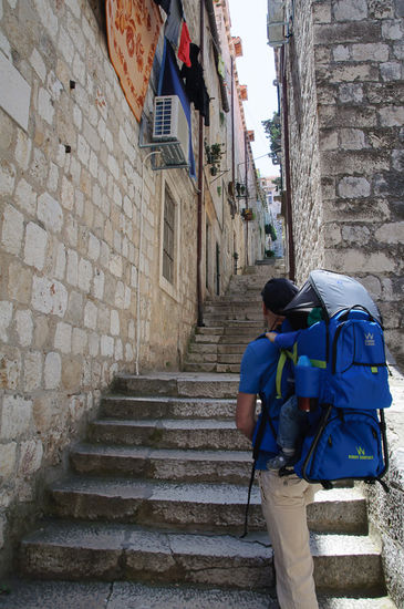 Wir spazieren durch die Gassen, einmal gehts hinauf....