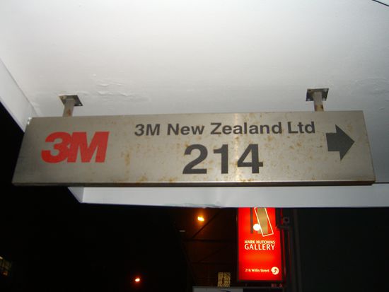 beim hermschlendern bin ich doch glatt auf 3M gestossen...office in der hinteren gasse...