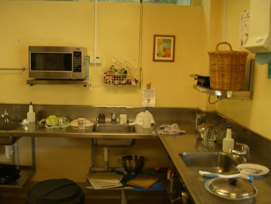 eine hostel-kueche im yha