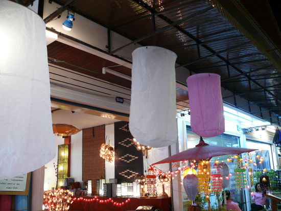 Endlich die begehrten Himmelslaternen gefunden