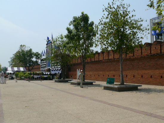 Die Stadtmauern vom alten Chiang Mai