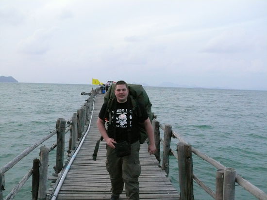 Auf dem Weg zum Katamaran. War echt ganz schoen wacklig