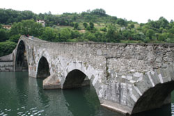 Borgo al Mozzano: Ponte della Maddalena - "Ponte Diavolo"