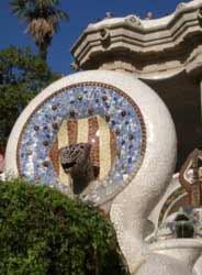 Park Güell - Treppenaufgang mit Mosaiken geschmückt