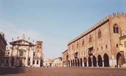 Piazza Sordello / Mantua