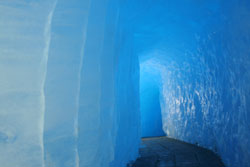 Eisgrotte im Rhonegletscher