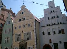 "Drei Brüdern", bestens erhaltene Beispiele mittelalterlicher Gebäude in Riga