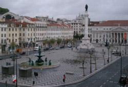 Rossio-Platz mit kunstvollem Mosaikboden