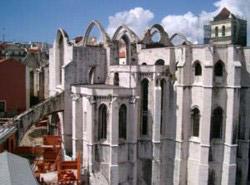 Ruine der Igreja do Carmo