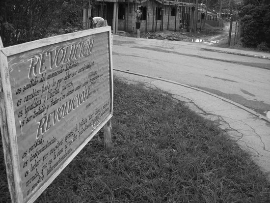 Propaganda in jeder Ecke und auch in den kleinsten Doerfern