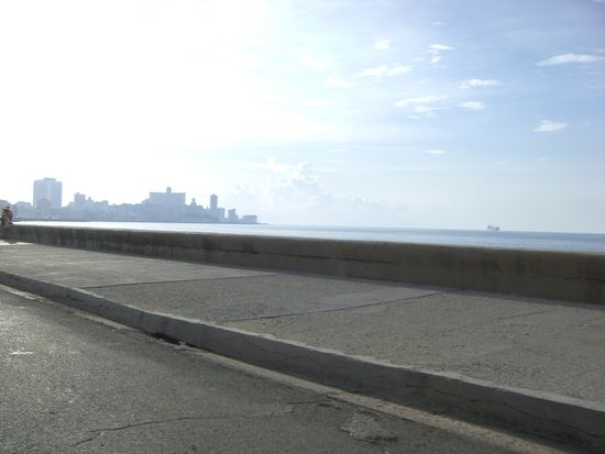 Der Malecon und mehr oder weniger Skyline Habanas