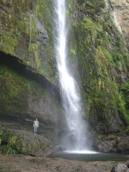 Ein Wasserfall und ich werd nur für so ein blödes Foto schön nass.