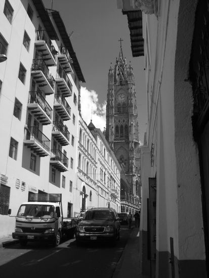 Die erst 30 Jahre alte Basilika in Quito