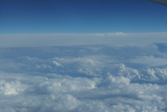 Son und noch schoener kann es ueber den Wolken aussehen.