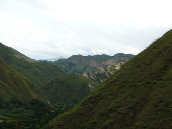 Leider etwas unscharf, aber das ist nur ein kleiner Auschnitt von den beeindruckenden Bergen von denen wir umgeben sind.