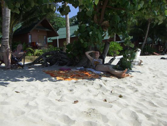Birgit am Strand (Es gab schon Beschwerde ueber fehlende Bilder von ihr)