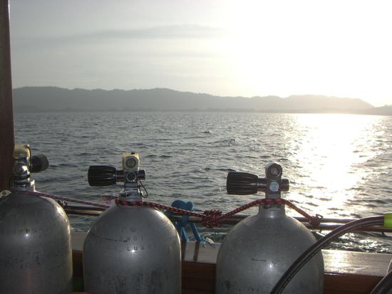 Irgendwann aber sind alle Flaschen leer und es geht zurueck.