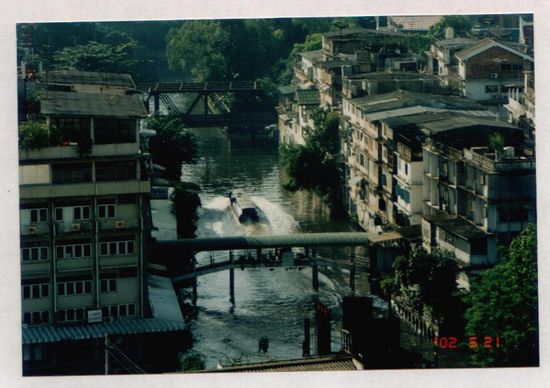 Wassertaxi durch die Klongs von Bangkok