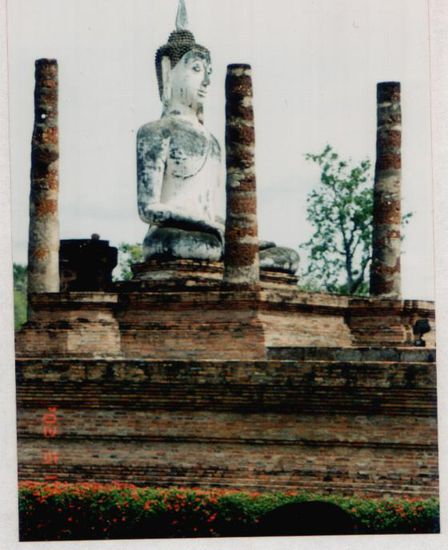 Buddha Statue im Ruinentempel von Sukhothai