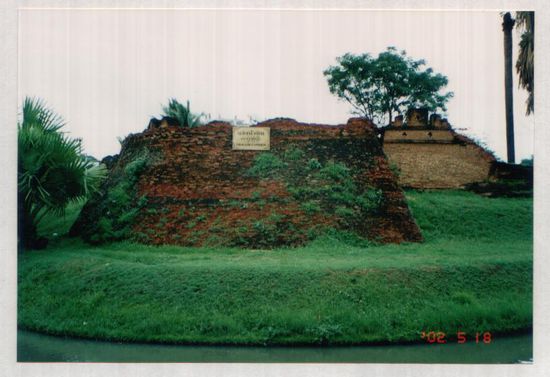 Reste der alten Stadtmauer von Chiang Mai