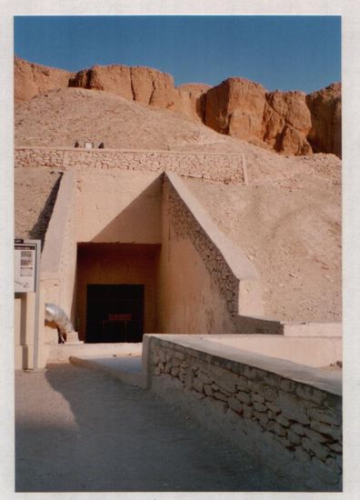 Eine der vielen Grabkammern im Tal der Könige