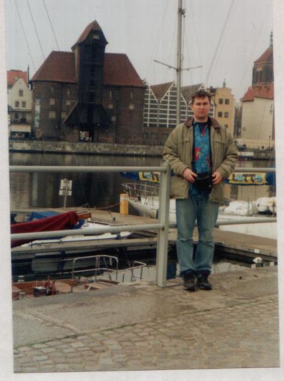 Ich vor dem Krantor was ein Wahrzeichen von Danzig ist.