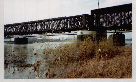 Alte Eisenbahnbrücke der Ostbahn über die Weichsel bei Dirschau.