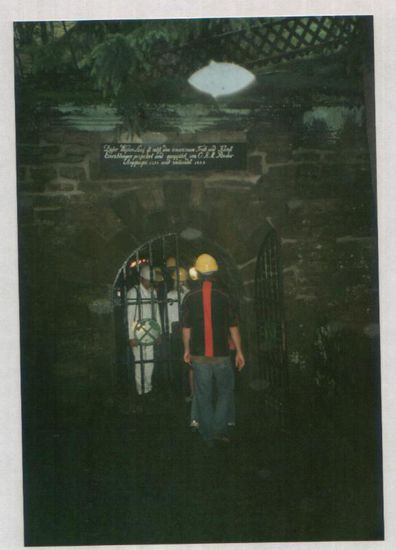 Eingang zum Roederstollen 
ca. 200 Jahre alt.