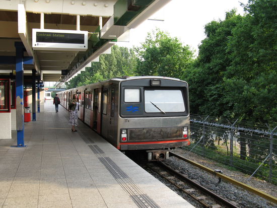 Ute drängelt zur Abfahrt Richtung Hauptbahnhof