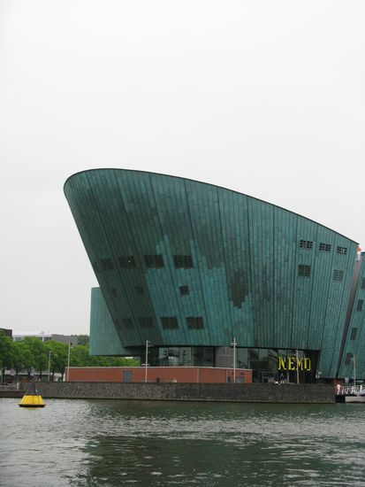 Nemo - größtes Wissenschaftsmuseum der Niederlande